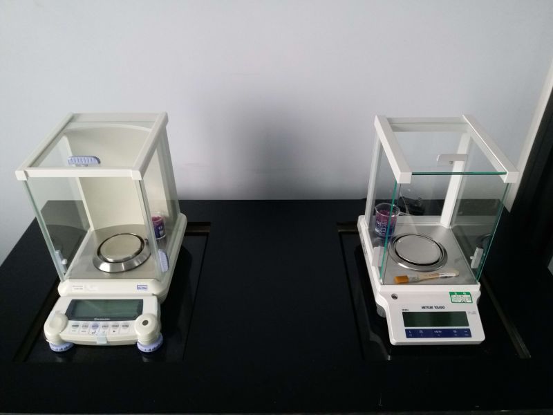 十萬分之一精密分析天平